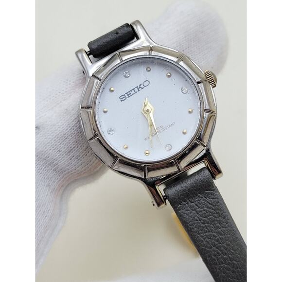Vintage Seiko 6530-6040 Womens Wristwatch Silver Stainless Steel Leather